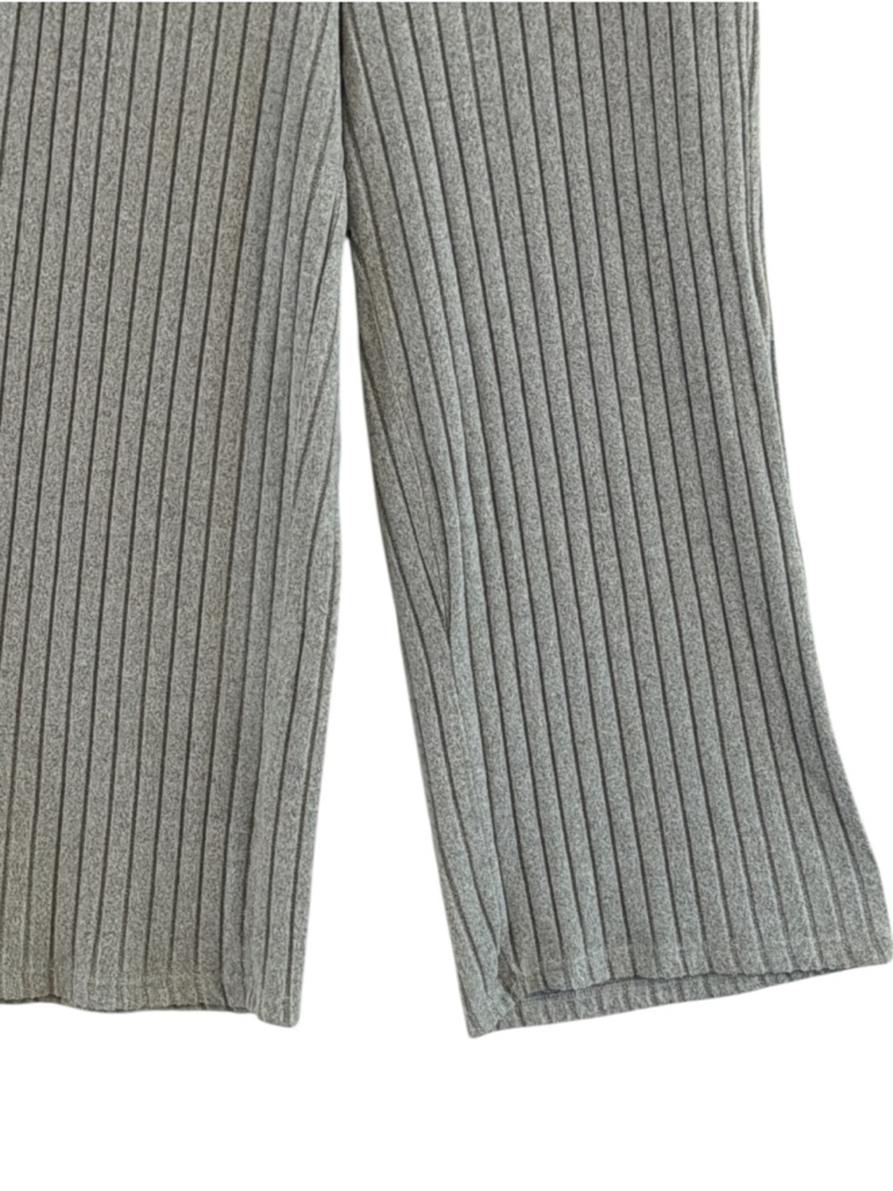 SHEIN Gray Ribbed Wide-Leg Pants & Button-Accent Knit Top Set Size 4XL = 2X/20 - Picture 12 of 13